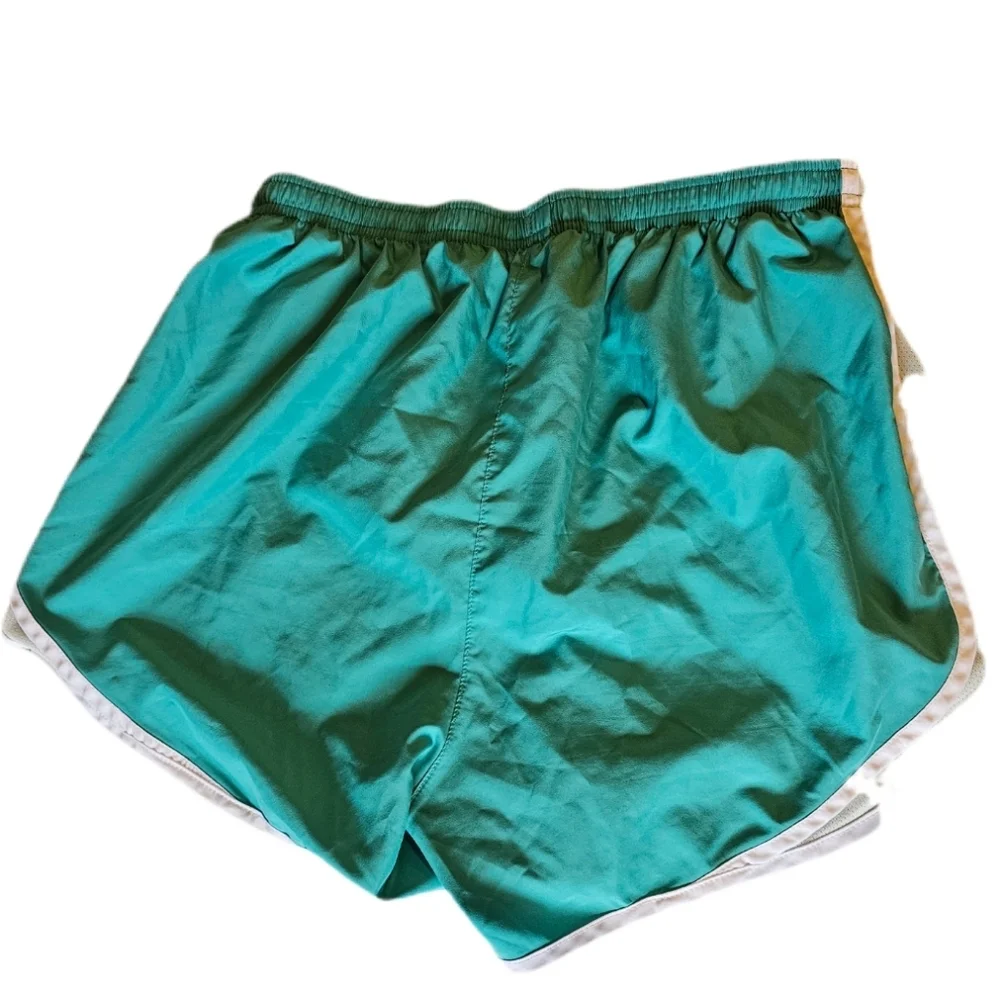 Nike Women's Dri-FIT Tempo Mid-Rise Running Shorts M